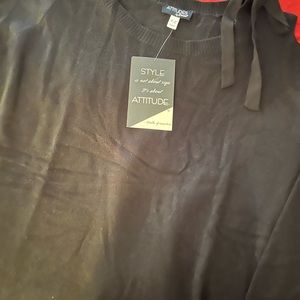 Women’s Black knit sweater w key hole shoulder. size 3x runs small.